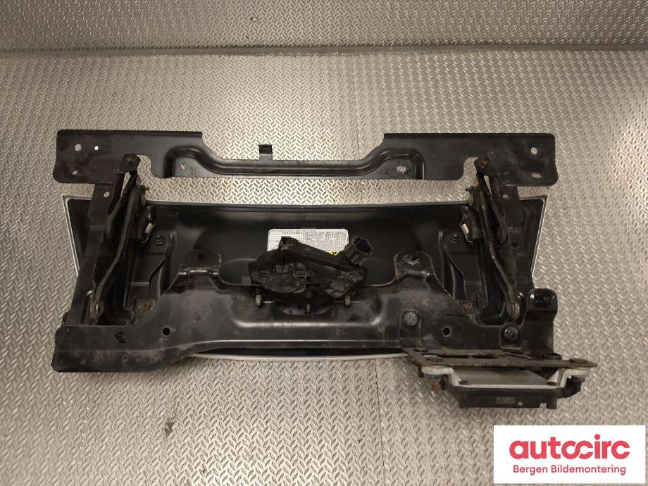 Batterilader inntak/luke til Nissan Leaf 2018-->> (Type II)  (NISSAN|657015SH1A|)