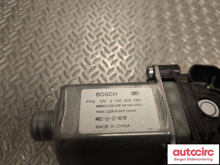 Ruteheis venstre bak til Hongqi E-HS9 2022-->>  (HONGQI|6104140-QR01|)