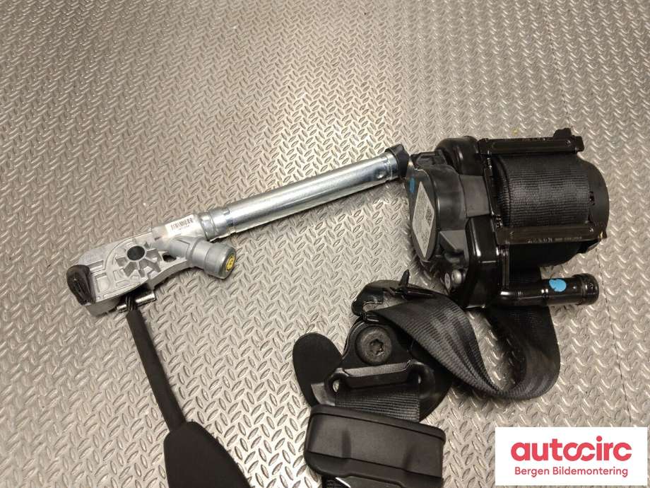 Sikkerhetsbelte foran høyre til Ford Mustang Mach-e 2020-->>  (FORD (US)|2649761|LJ8B-A61294-AB3JA6|2475436)