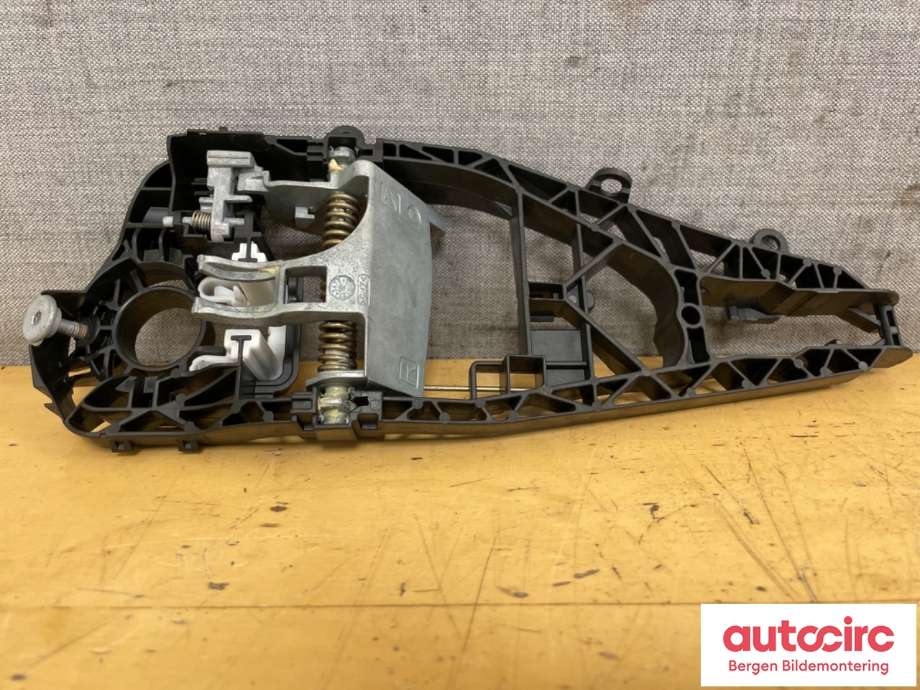 Diverse deler til BMW 2-Serie, 2014-2021 (F22/F23) (F22/F23) (BMW|51 21 7 401 210)