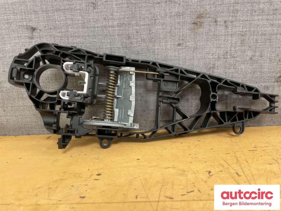 Diverse deler til BMW 2-Serie 2014-2021 (F22/F23) (F22/F23) (BMW|51 21 7 401 210|7 401 210)