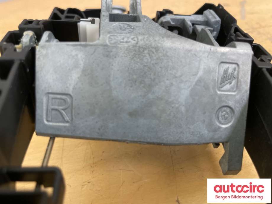 Diverse deler til BMW 2-Serie 2014-2021 (F22/F23) (F22/F23) (BMW|51 21 7 401 210|7 401 210)