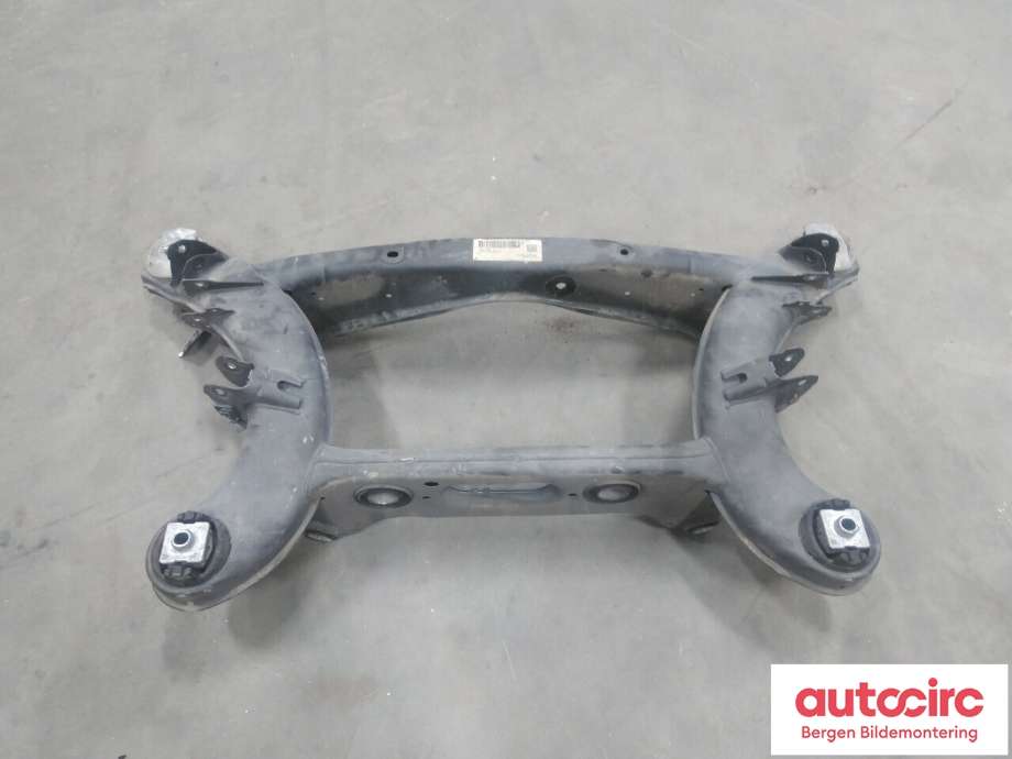 Travers bak til Mercedes E-Klasse 2016-2023 (W213) (W213) (MERCEDES|A 213 350 52 03|)