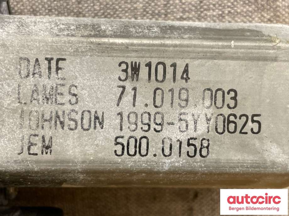Ruteheis høyre til BMW 2-Serie 2014-2021 (F22/F23) (F22/F23) (BMW|67 62 7 410 754|)