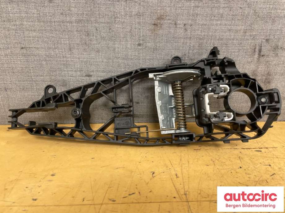 Diverse deler til BMW 2-Serie, 2014-2021 (F22/F23) (F22/F23) (BMW|51 21 7 401 210)