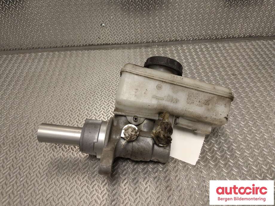 Bremsepumpe hoved til Nissan Navara 2016-->> (D23) (D23) (NISSAN|460104KJ2B|)