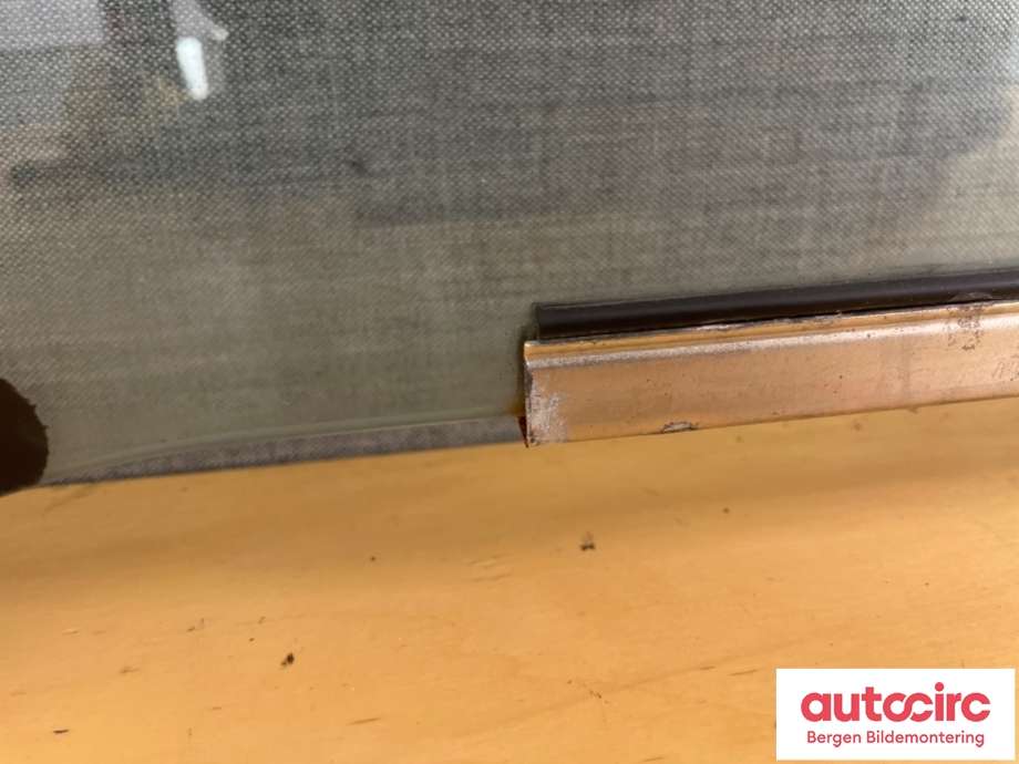 Siderute høyre foran til Toyota Auris 2015-2019 (Type II, Fase 2)  (TOYOTA|6810102360|)
