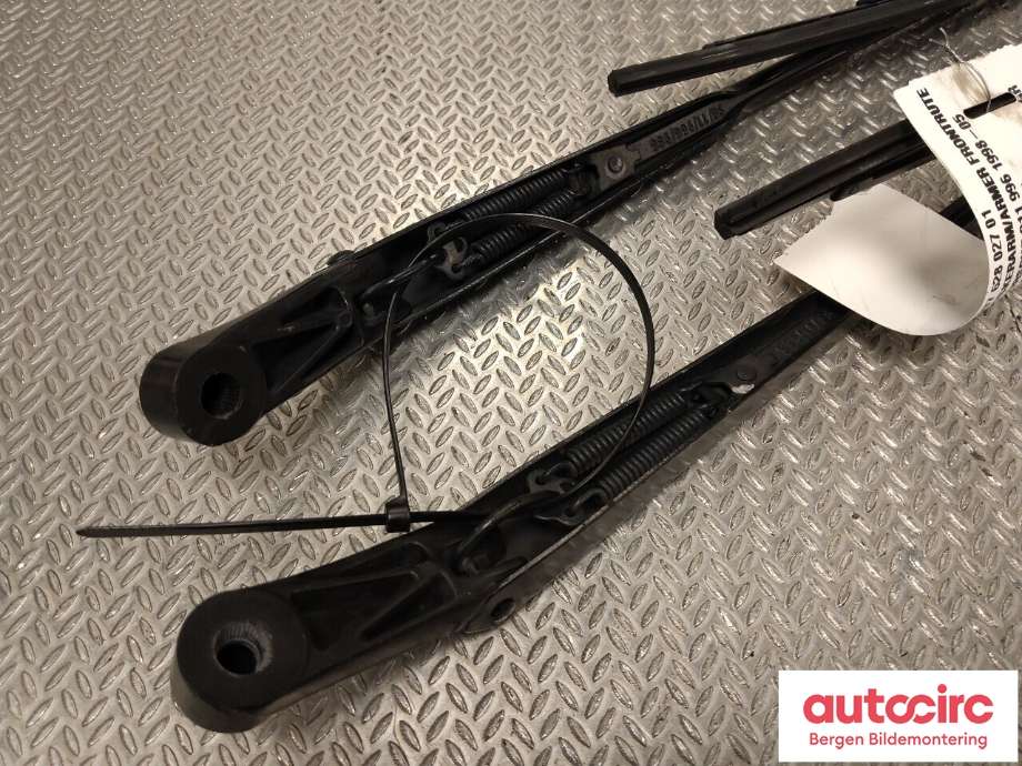Viskerarmer frontrute til Porsche 911 1998-2005 (996) (996) (PORSCHE|997 628 027 01|997 628 029 01|996 628 901 11)