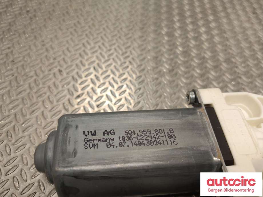 Ruteheis venstre til VW Golf VII 2012-2017 (Fase 1)  (VOLKSWAGEN|4K0 959 801|)