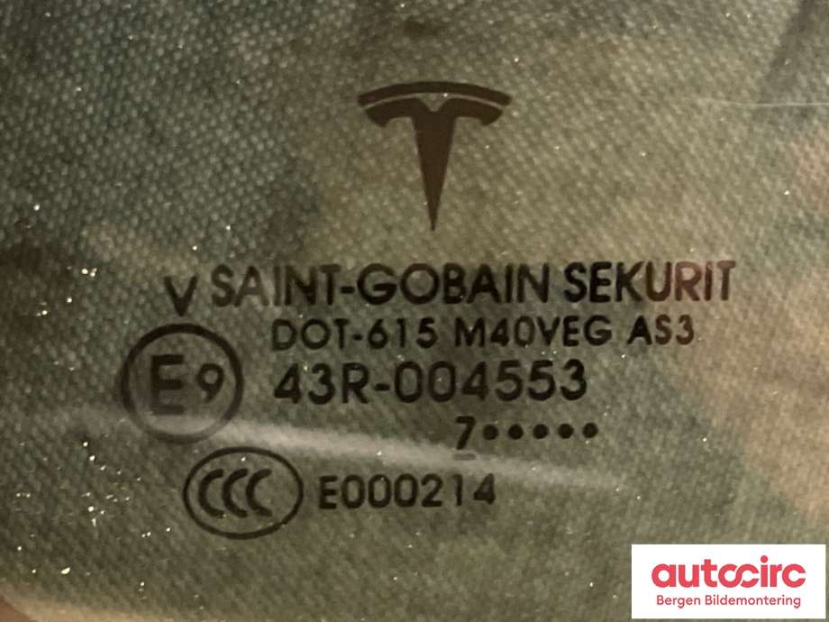 Diverse deler til Tesla Model X 2016-->>  (TESLA|1055274-00-G|)