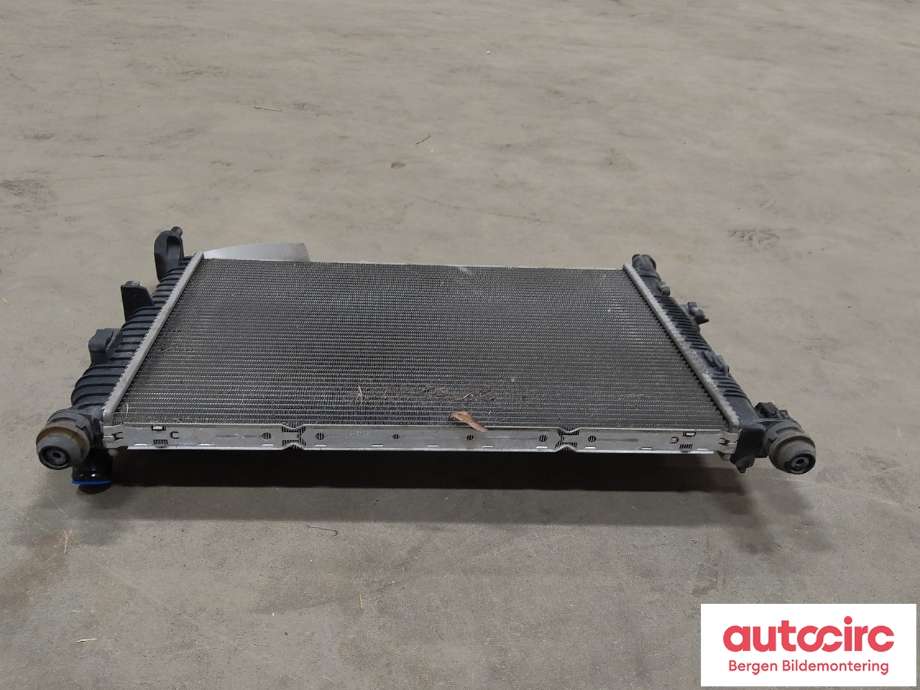 Radiator (manuell gir) til Ford C-Max 2010-2015 (Type II, Fase 1)  (FORD|1684912|8V61-8005-CA|)