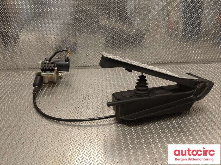 Pedal gass til Porsche 911 1998-2005 (996) (996) (PORSCHE|996 423 019 03|996 423 019 04|996 606 115 00)