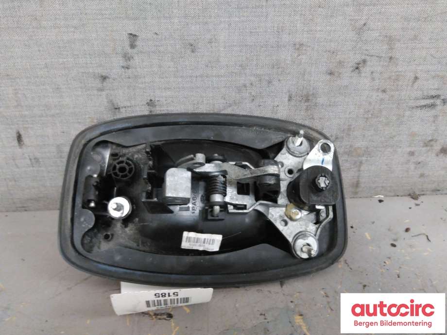 Dørhåndtak utv venstre foran til Iveco Daily 2014-->> (Type VI)  (IVECO|5801577663)