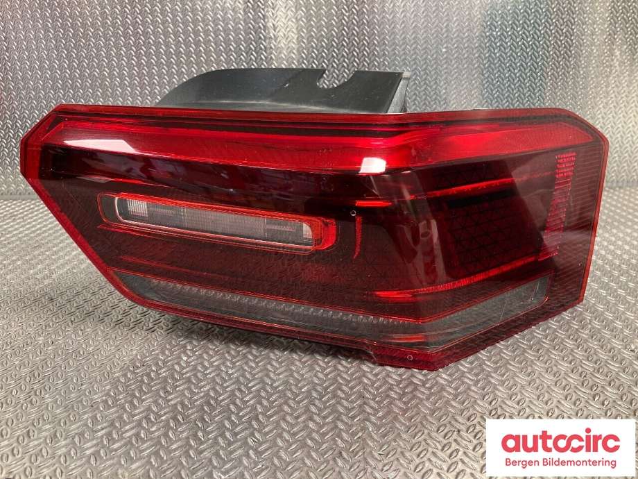 Baklykt høyre til VW ID.3 2020-->>  (VOLKSWAGEN|10A 945 208 D|)