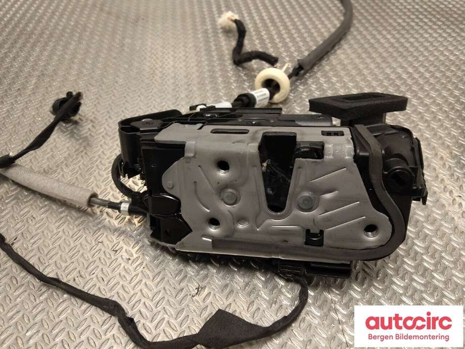 Låsekasse høyre til VW ID.3 2020-->>  (VOLKSWAGEN|5TB 837 016 D|)