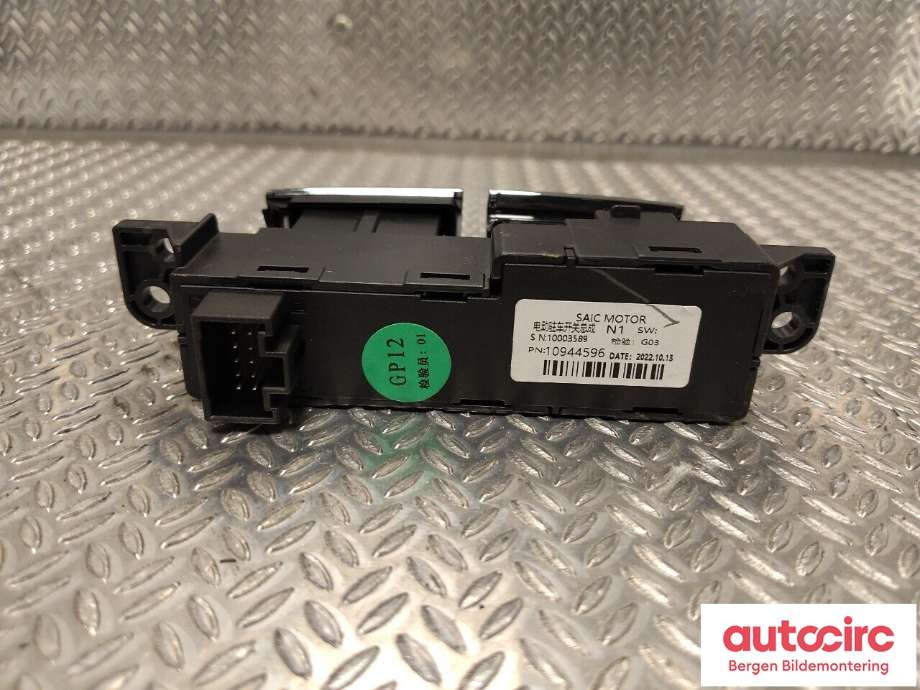 Bryter elektrisk håndbrekk/parkbrems til MG ZS EV 2022-->> (Type I, Fase 2)  (MG||10944596)