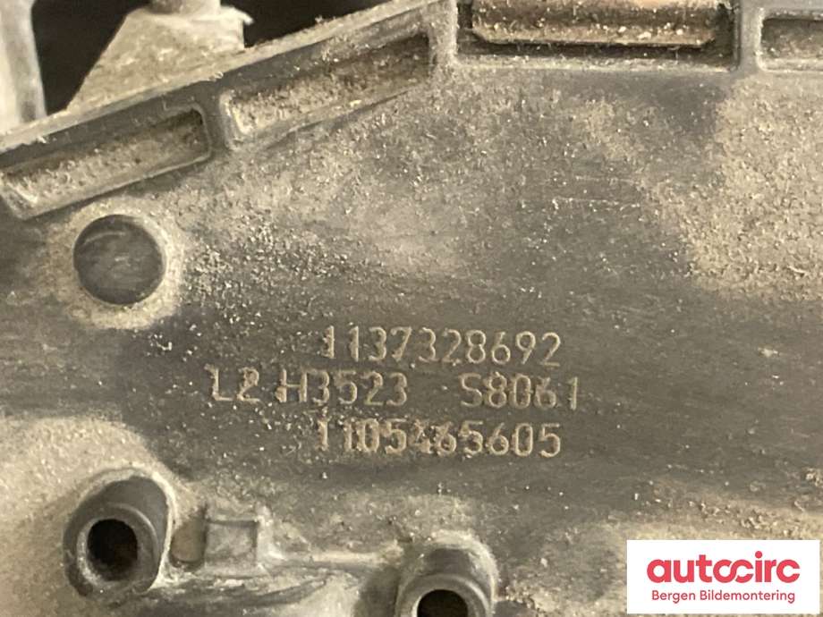 Viskermotor frontrute til Mercedes E-Klasse 2009-2013 (Fase 1) (W212) (W212) (MERCEDES|A 212 820 12 40|)