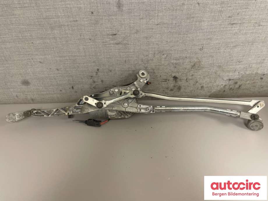 Viskermotor frontrute til Mercedes E-Klasse 2009-2013 (Fase 1) (W212) (W212) (MERCEDES|A 212 820 12 40|)