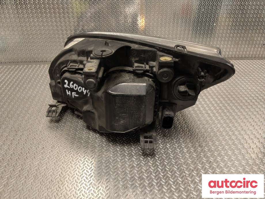 Frontlykt høyre halogen til Ford Focus 2004-2007 (Type II, Fase 1)  (FORD|4M51-13099-JD|1480985|)