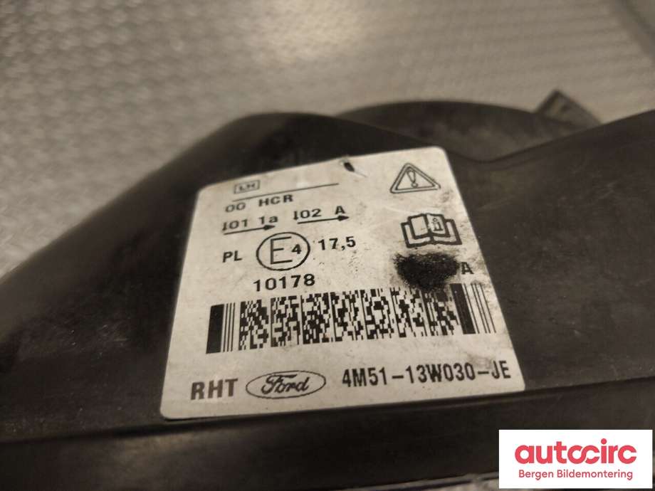 Frontlykt venstre halogen til Ford Focus 2004-2007 (Type II, Fase 1)  (FORD|4M51-13101-JD|1480996|)
