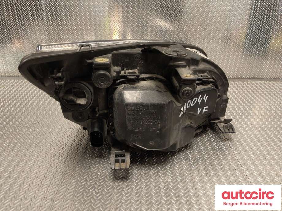 Frontlykt venstre halogen til Ford Focus 2004-2007 (Type II, Fase 1)  (FORD|4M51-13101-JD|1480996|)