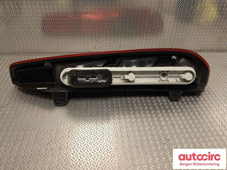 Baklykt venstre til Ford Focus 2004-2007 (Type II, Fase 1)  (FORD|4M51-13405-CE|1499842|)