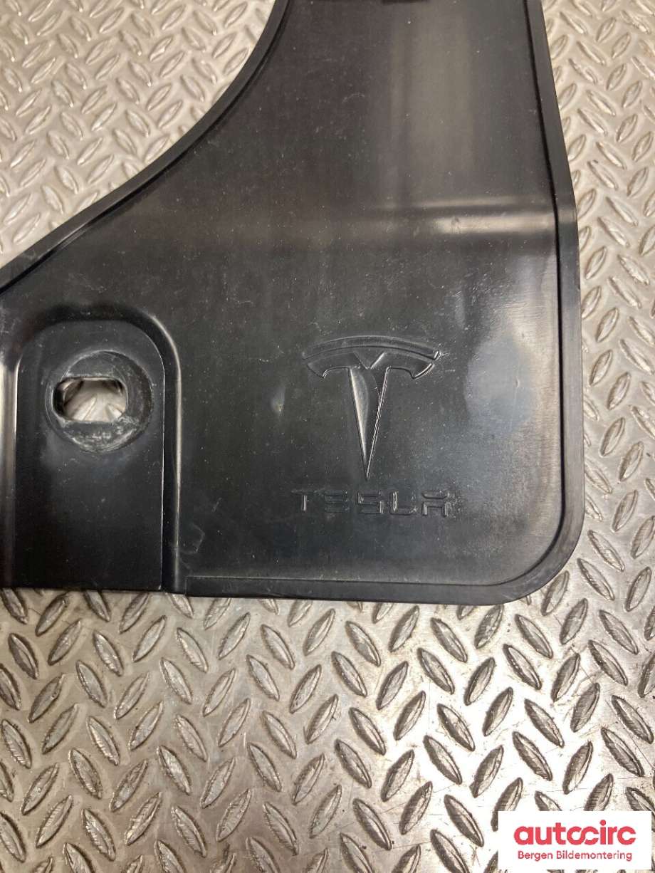 Diverse deler til Tesla Model 3 2018-2023 (Fase 1)  (TESLA|1121191-00-E|)