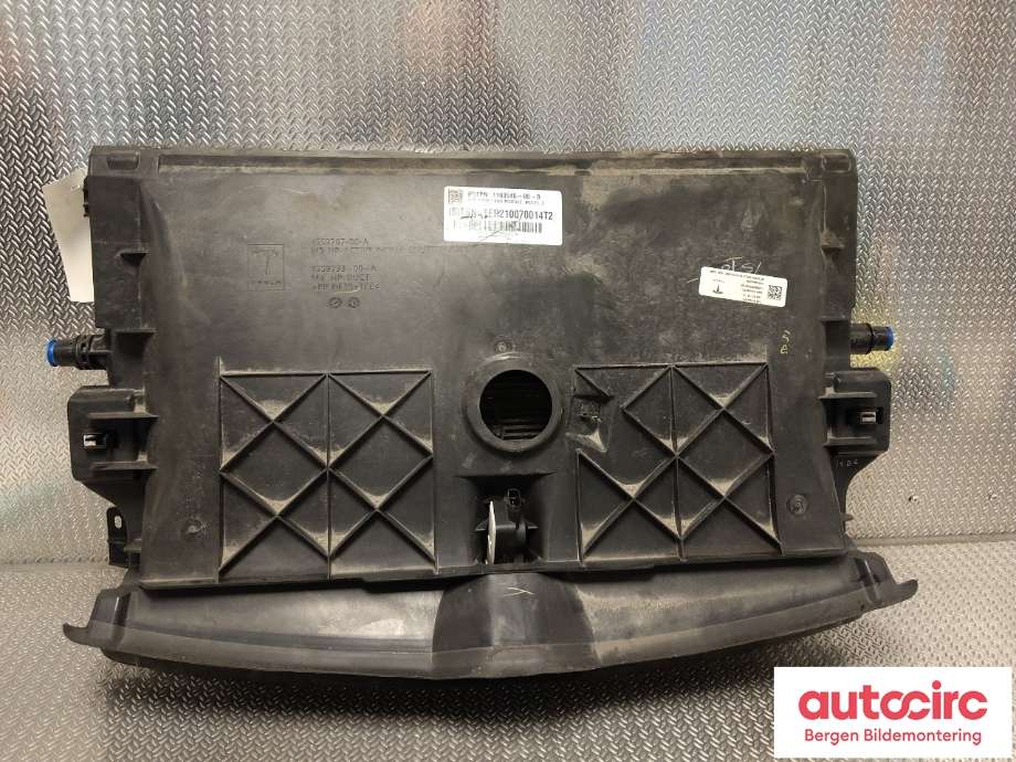 Radiator (automat gir) til Tesla Model 3 2018-2023 (Fase 1)  (TESLA|1494175-00-A|)