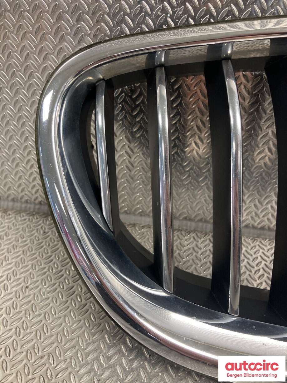 Grill høyre til BMW 5-Serie 2010-2017 (F10/F11) (F10/F11) (BMW|51 13 7 412 324|)