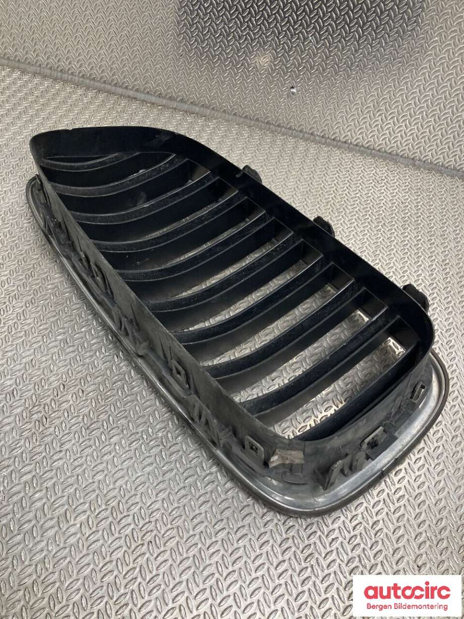 Grill høyre til BMW 5-Serie 2010-2017 (F10/F11) (F10/F11) (BMW|51 13 7 412 324|)