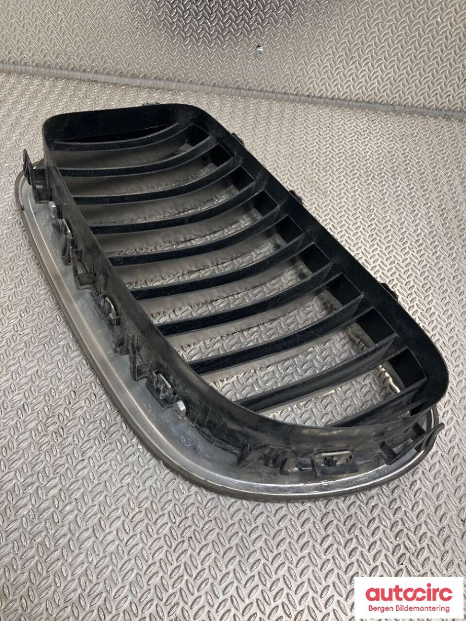 Grill høyre til BMW 5-Serie 2010-2017 (F10/F11) (F10/F11) (BMW|51 13 7 412 324|)