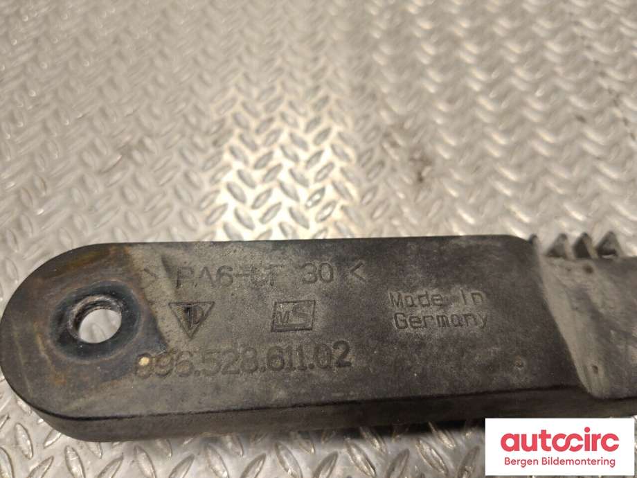 Diverse deler til Porsche 911 1998-2005 (996) (996) (PORSCHE|996 528 611 02|)