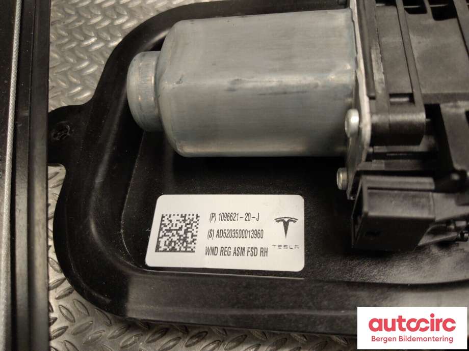 Ruteheis til Tesla Model 3 2018-2023 (Fase 1)  (TESLA|1096621-20-J|)