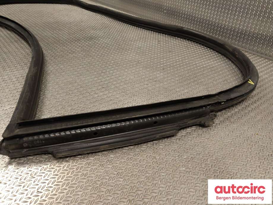 Diverse deler til Porsche 911 1998-2005 (996) (996) (PORSCHE|996 537 075 03|996 537 075 06|)