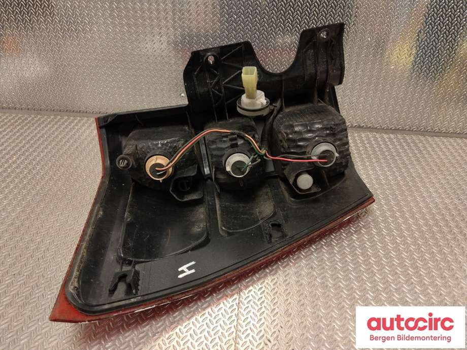 Baklykt høyre til Suzuki Grand Vitara 2005-2015 (Type III)  (SUZUKI|35650-65J21|)