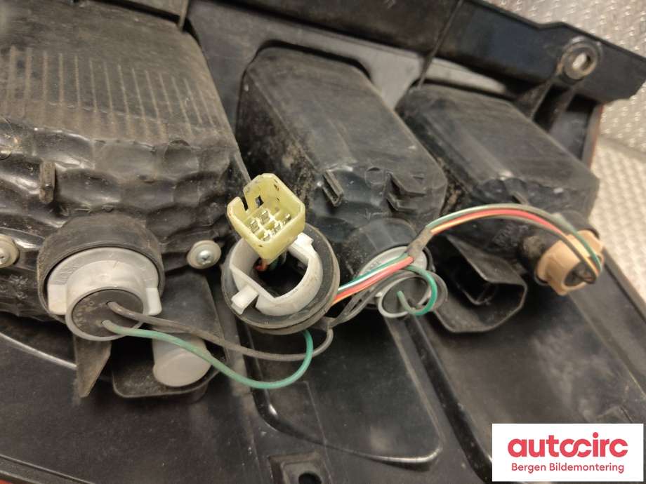 Baklykt venstre til Suzuki Grand Vitara 2005-2015 (Type III)  (SUZUKI|35670-65J11|)