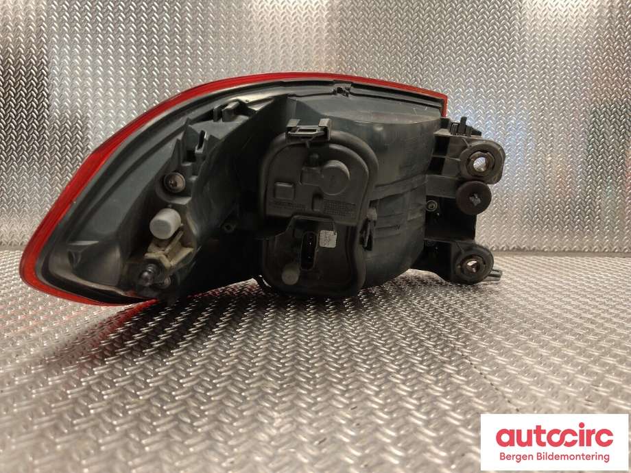 Baklykt høyre til BMW 4-Serie 2013-2020 (F32/F33/F36) (F32/F33/F36) (BMW|63 21 7 296 098|)
