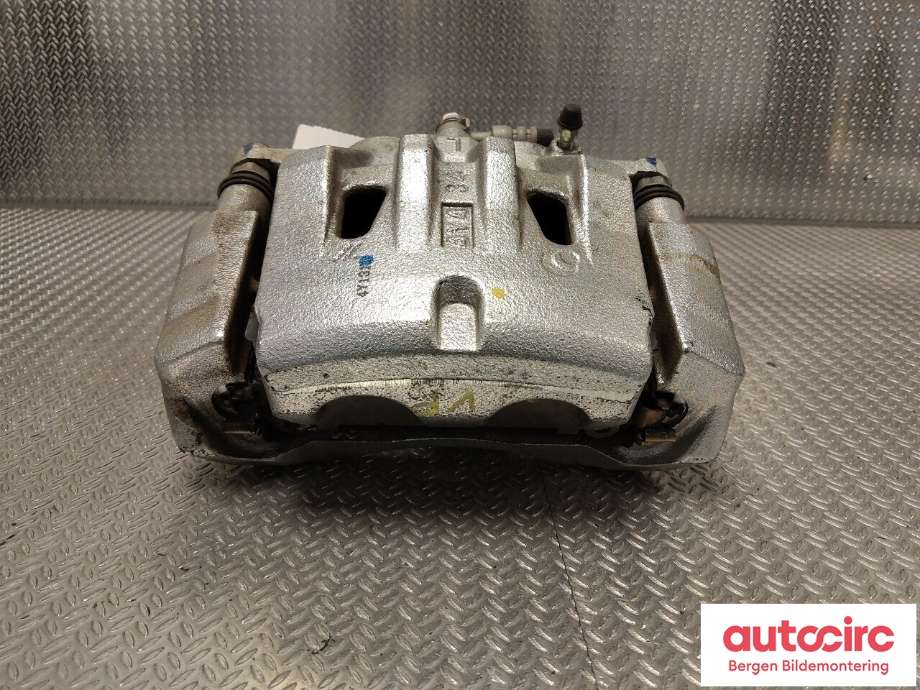 Bremsecaliper venstre foran til Toyota bZ4X 2022-->> (TOYOTA|4775042130|)