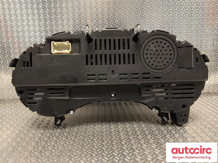 Instrumentpanel til Mercedes CLA 2013-2019 (C117) (C117) (MERCEDES|A 117 900 48 01|)