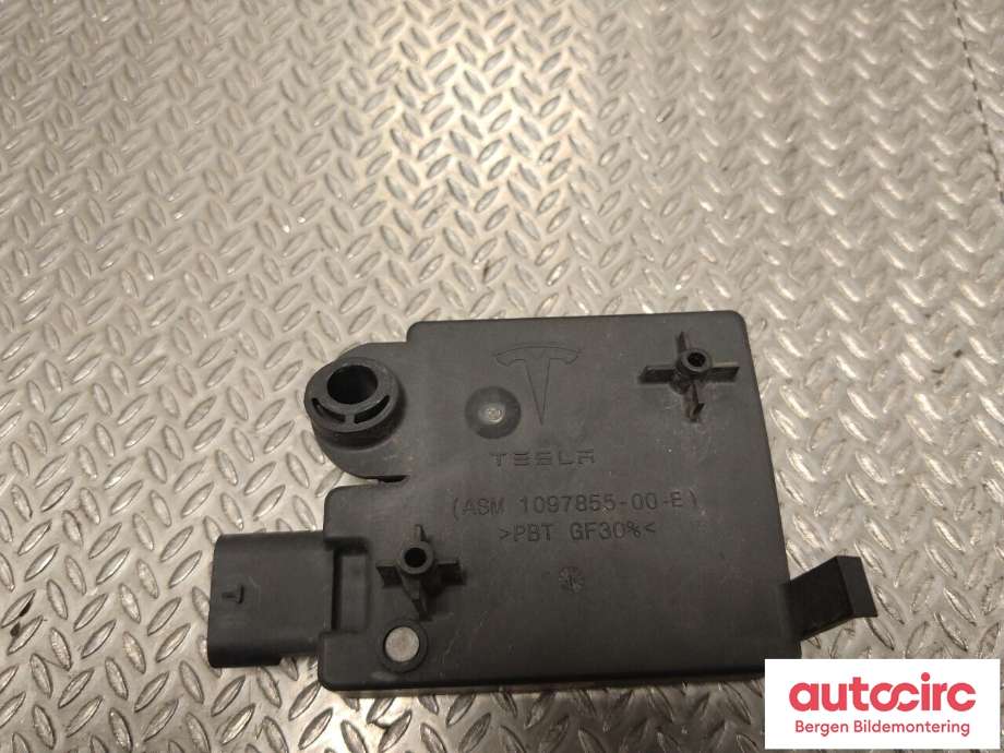 Styreenhet diverse til Tesla Model 3 2018-2023 (Fase 1)  (TESLA|1097855-00-F|)