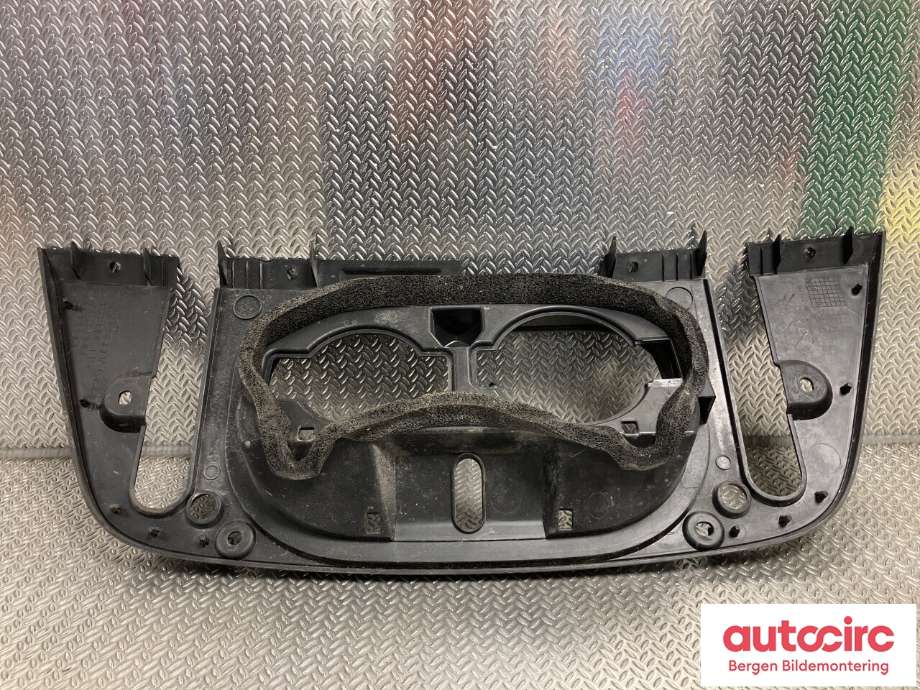 Batterilader inntak/luke til Nissan Leaf 2018-->> (Type II)  (NISSAN|657305SH0B|)