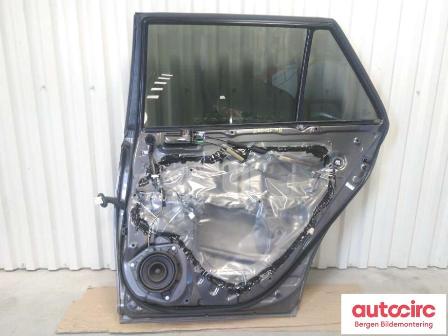 Dør høyre bak til Toyota Avensis 2003-2008 (Type II)  (TOYOTA|6700305130|)