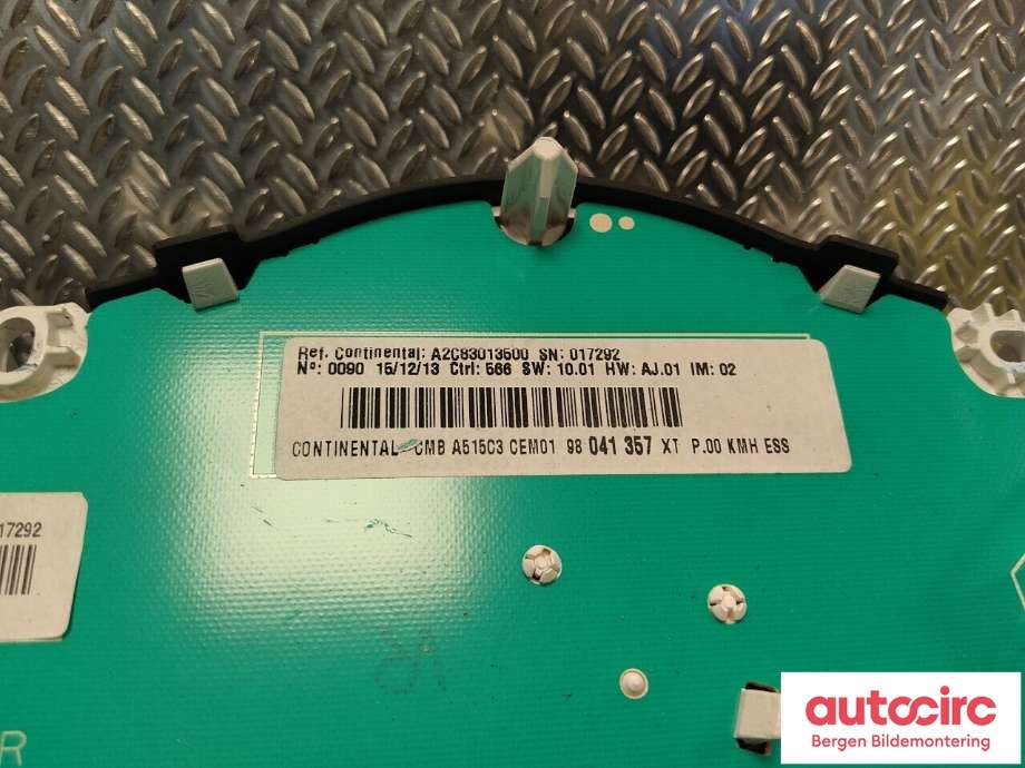 Instrumentpanel til Citroën DS3 2010-2019  (CITROEN|98 041 357 XT|)