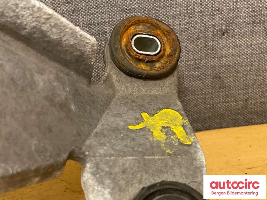 Viskermotor frontrute til Mitsubishi Outlander 2010-2012 (Type II, Fase 2)  (MITSUBISHI|8250A178|8251A105|)