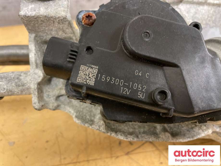Viskermotor frontrute til Mitsubishi Outlander 2010-2012 (Type II, Fase 2)  (MITSUBISHI|8250A178|8251A105|)