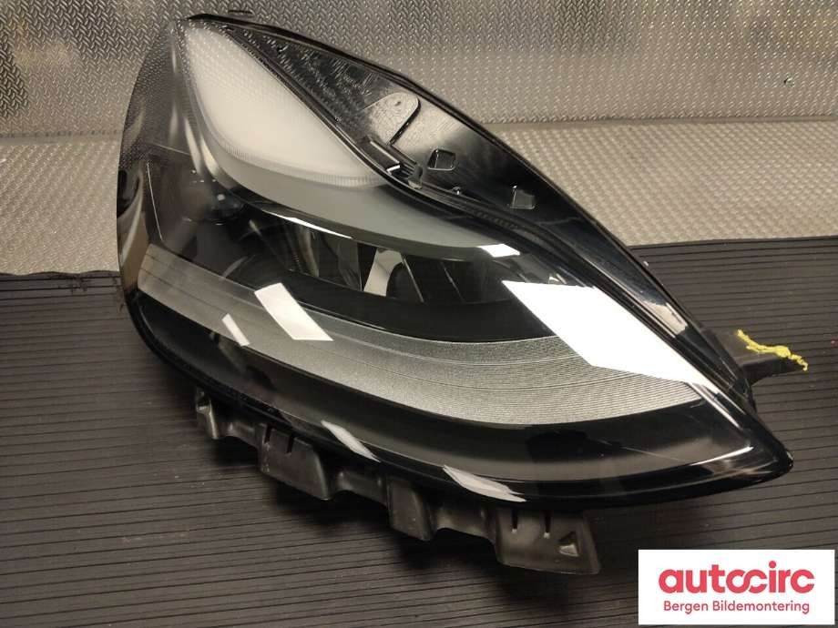 Frontlykt høyre halogen til Tesla Model Y 2021-2024 (Type I) (TESLA|1514953-00-D|)