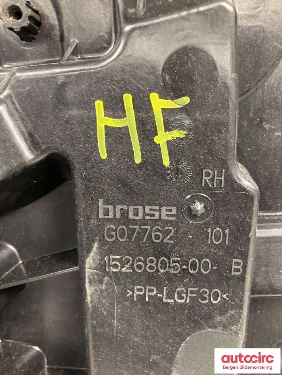 Ruteheis til Tesla Model Y 2021-2024 (Type I)  (TESLA|1526801-00-D|1526805-00-C|)