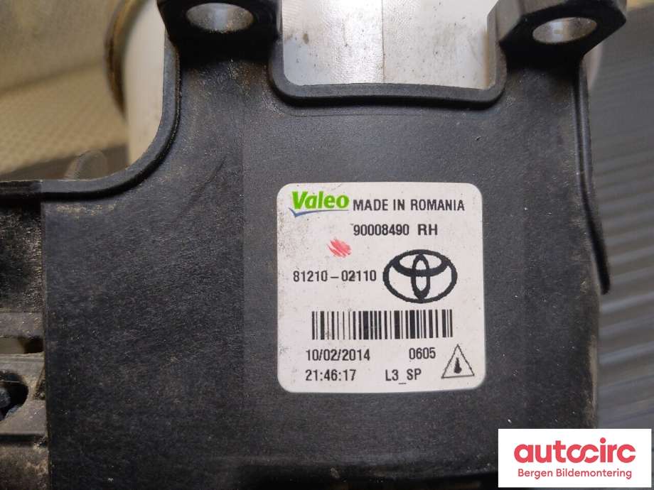 Tåkelykt høyre foran til Toyota Avensis 2009-2015 (Type III, Fase 1) (TOYOTA|812100D042|)