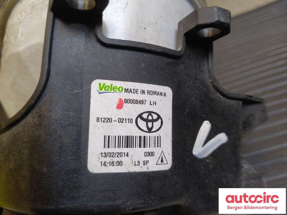 Tåkelykt venstre foran til Toyota Avensis 2009-2015 (Type III, Fase 1)  (TOYOTA|812200D042|)