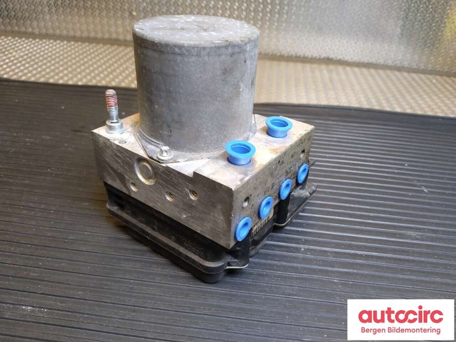 ABS sentral til Toyota Avensis 2009-2015 (Type III, Fase 1)  (TOYOTA|4405005250|)